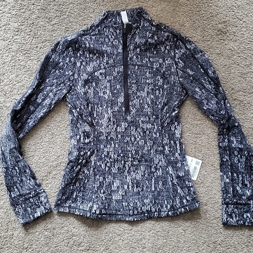 Lululemon Run Briskly 1/2 Zip
